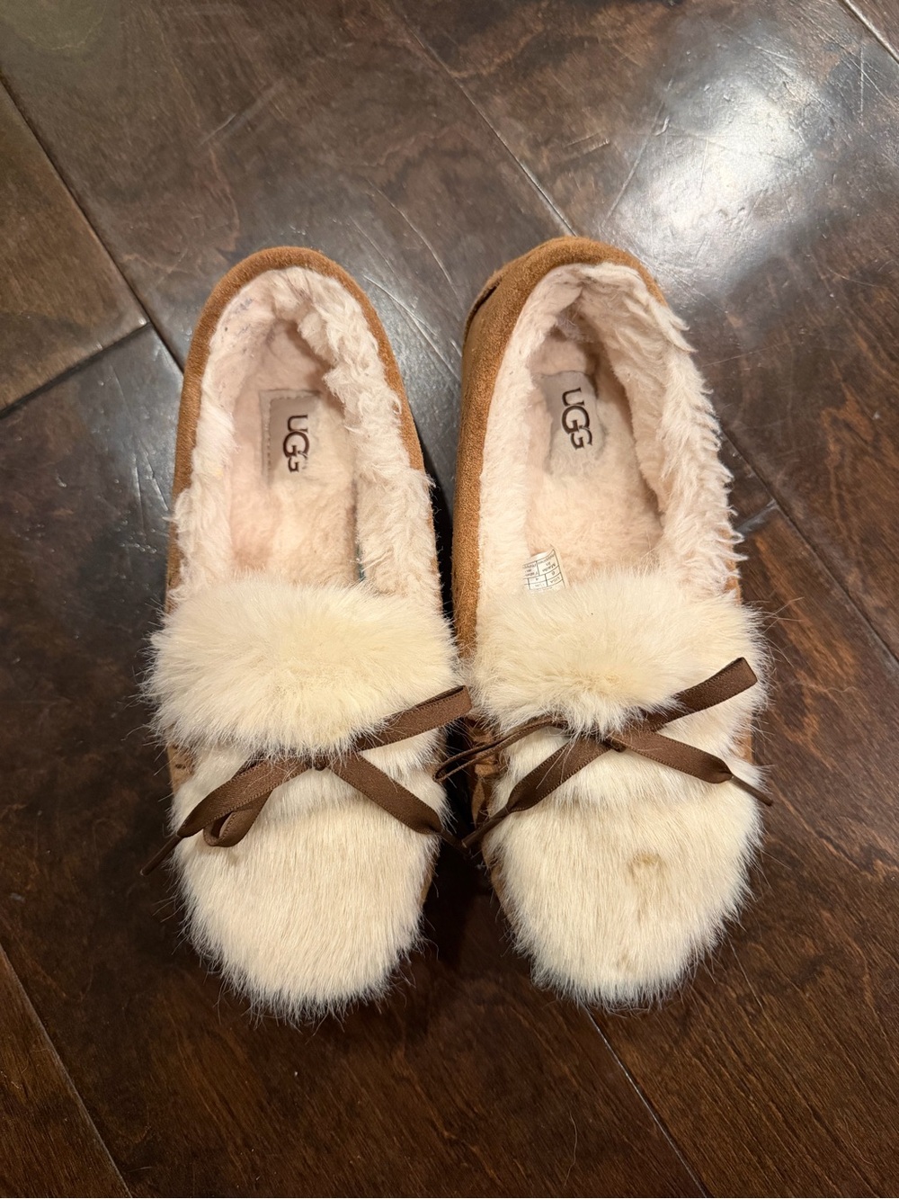 UGG Women’s Ansley Shaina Satin Bow Slippers